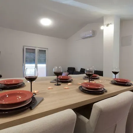 Apartamento Miho *